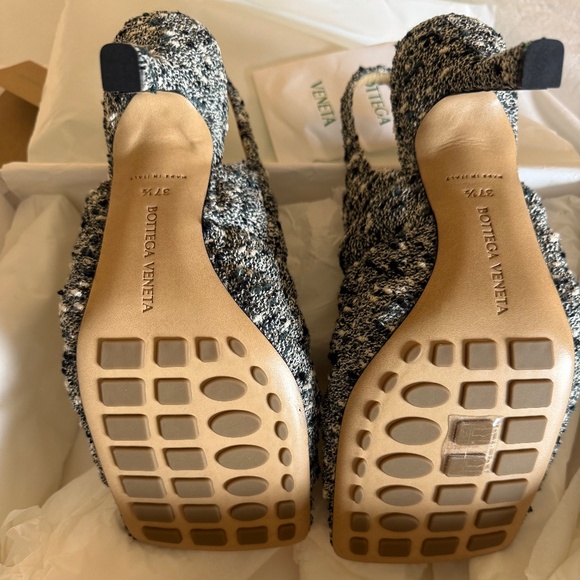 Sandles - Picture 8 of 12